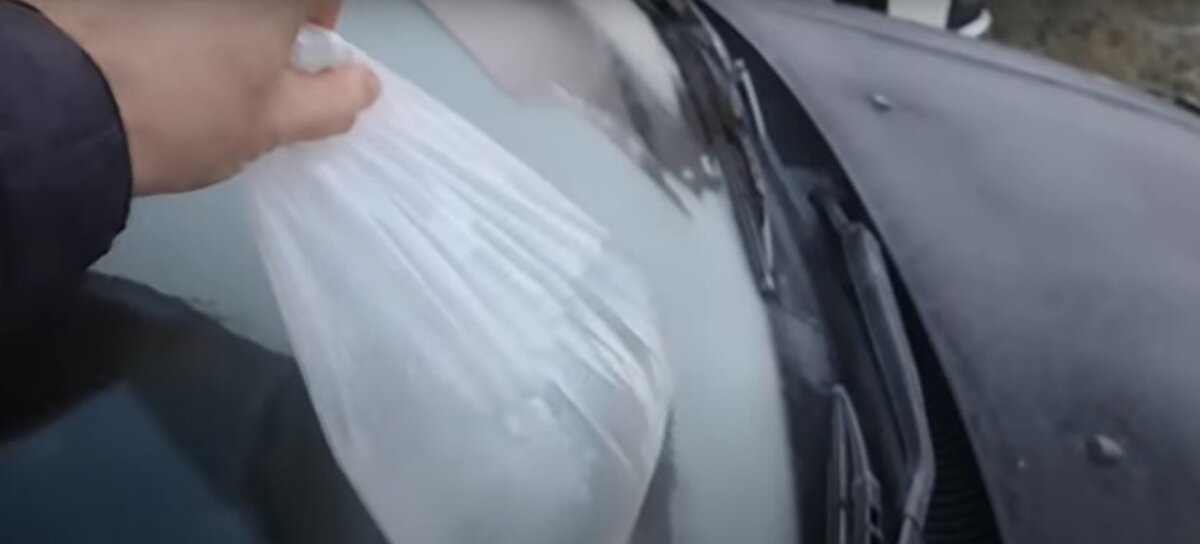 Быстрое избавление от наледи на лобовом стекле