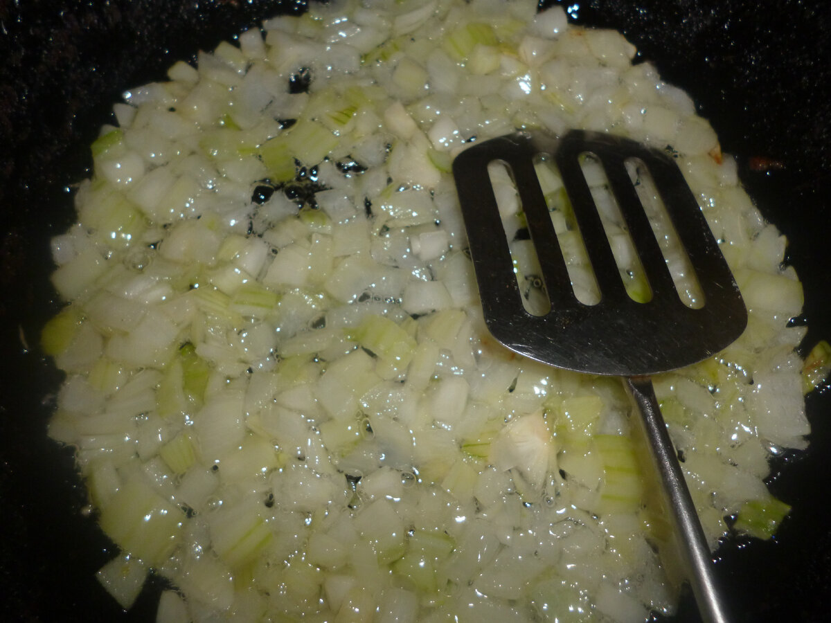 Булочки "Турецкие" с мясом. Улетают, не успев остыть. Пышные и хрустящие одновременно, с сочной, ароматной начинкой.