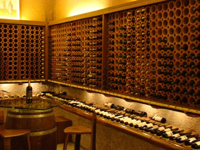 магазинр вина в Краснодаре. фото автора 