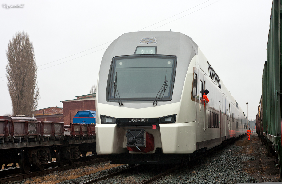 Дизель-поезд ДШ2 (DŞ2-001) для АЗербайджана, фото с сайта https://trainpix.org/photo/314166/?vid=178335, автор tsyganenko82    