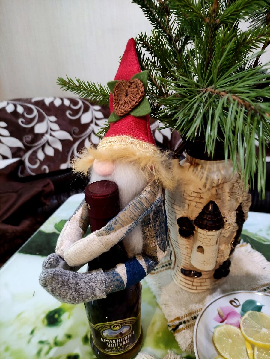 Бутылочка маловата оказалась... 