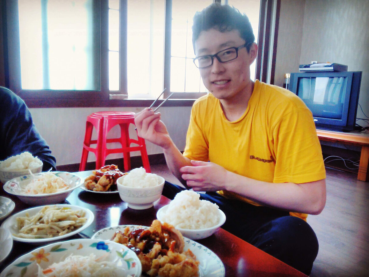 На заработках в Корее. Обед на работе.