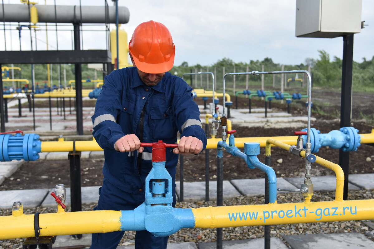 Так открыть или закрыть газ (коллаж)
