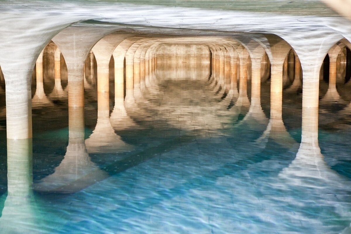 Резервуар накопитель ливневого стока 40 м3. Подземный двустенный резервуар ргс 90 для нефтепродуктов. Хранилища подземных вод. Нагнетательная скважина ппд. Бетонный пожарный резервуар обваловка.