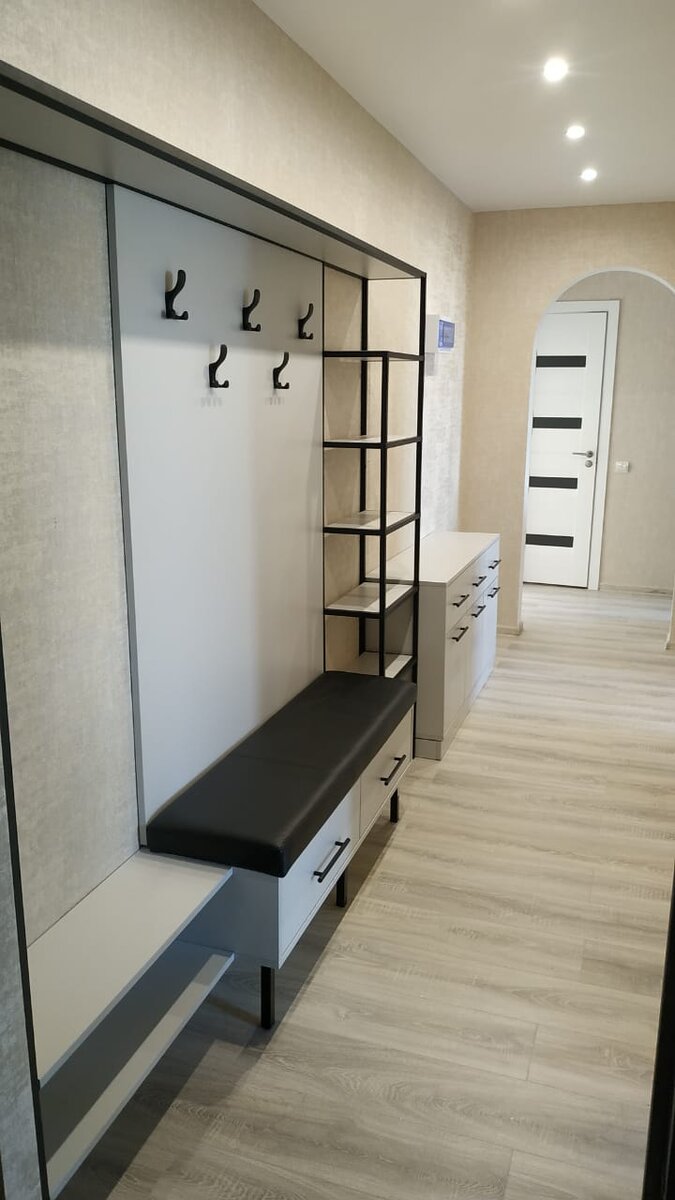 Прихожая. Рисовали макеты мебели сами (муж) 