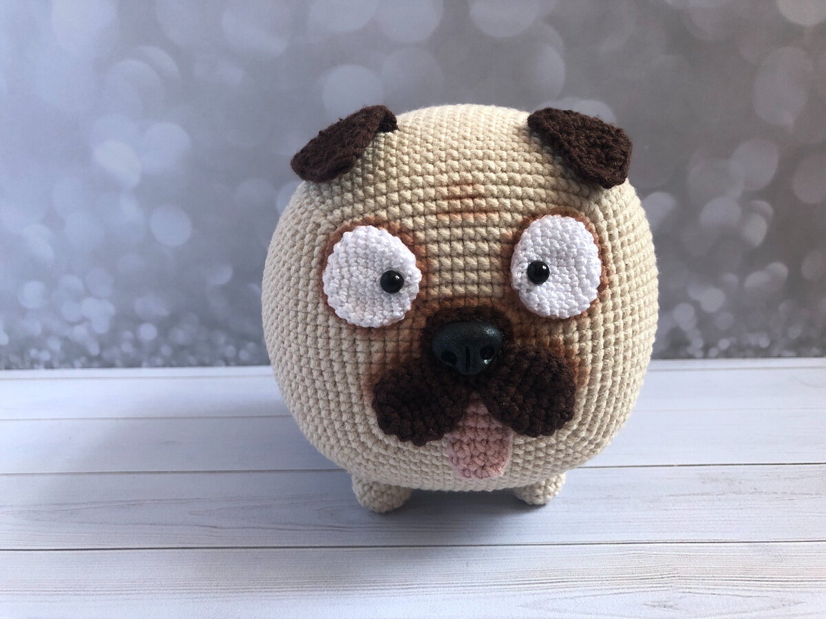 Мопс Валера