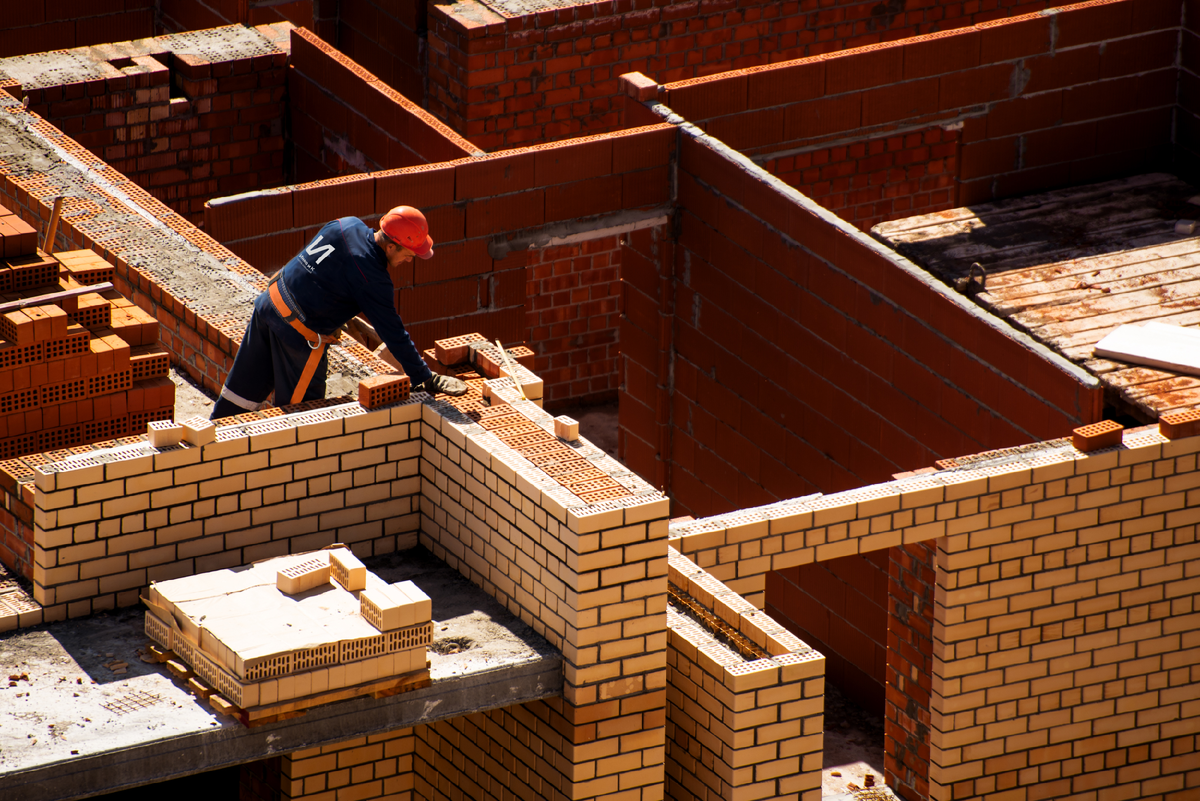 Финансовое планирование помогло не только обогнать инфляцию, но и создать условия для передачи домов третьей очереди на несколько месяцев раньше намеченного срока