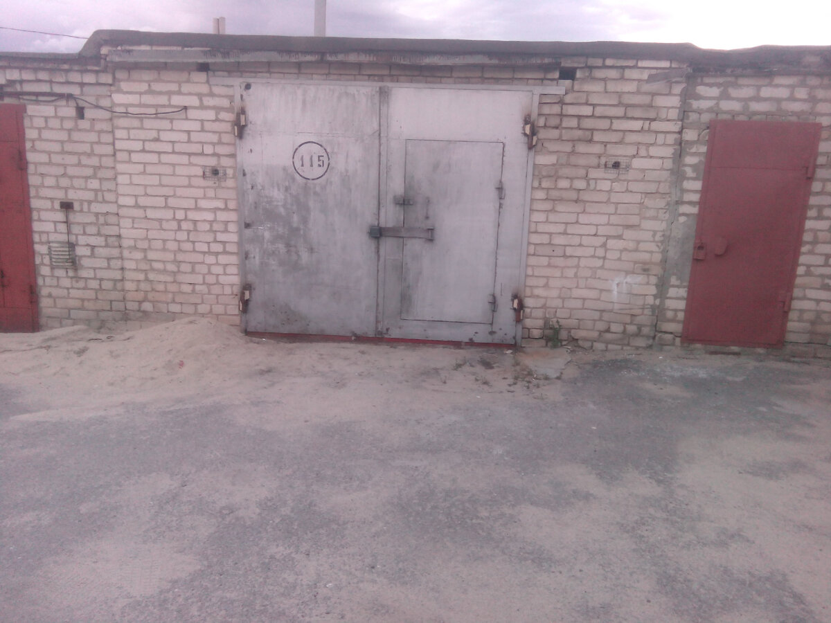 Вот так выглядела отмостка перед началом работ.