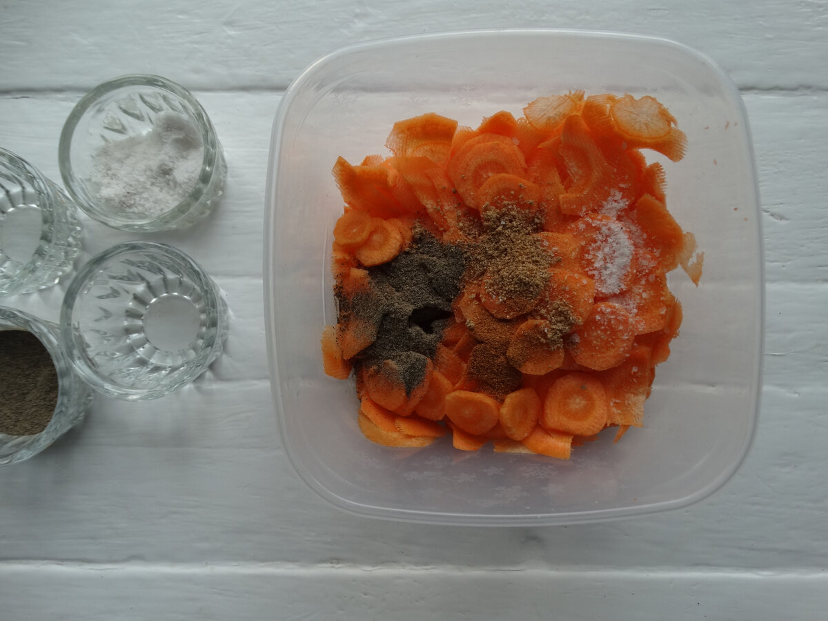 Как приготовить сочную и ароматную морковь по-корейски - Лайфхакер