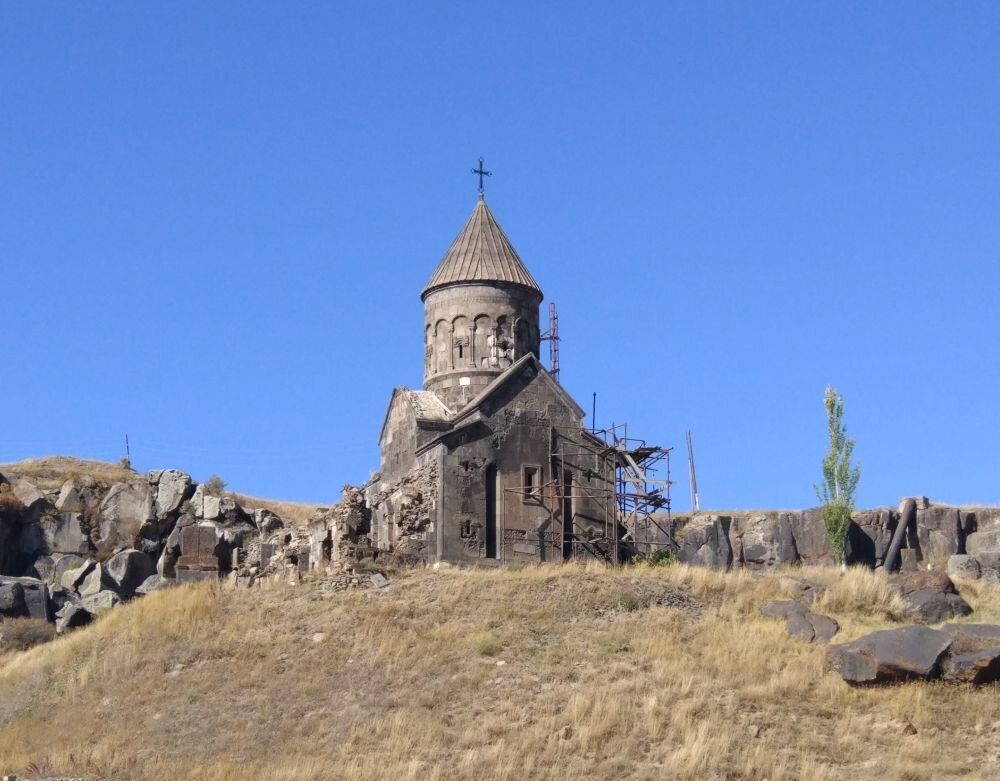 Монастырь цахкеванк арагацотнская область фото