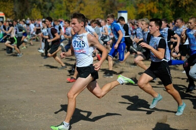    В Зауральной роще Оренбурга любители бега готовятся выйти на старт «Кросса нации» Андрей Севостьянов