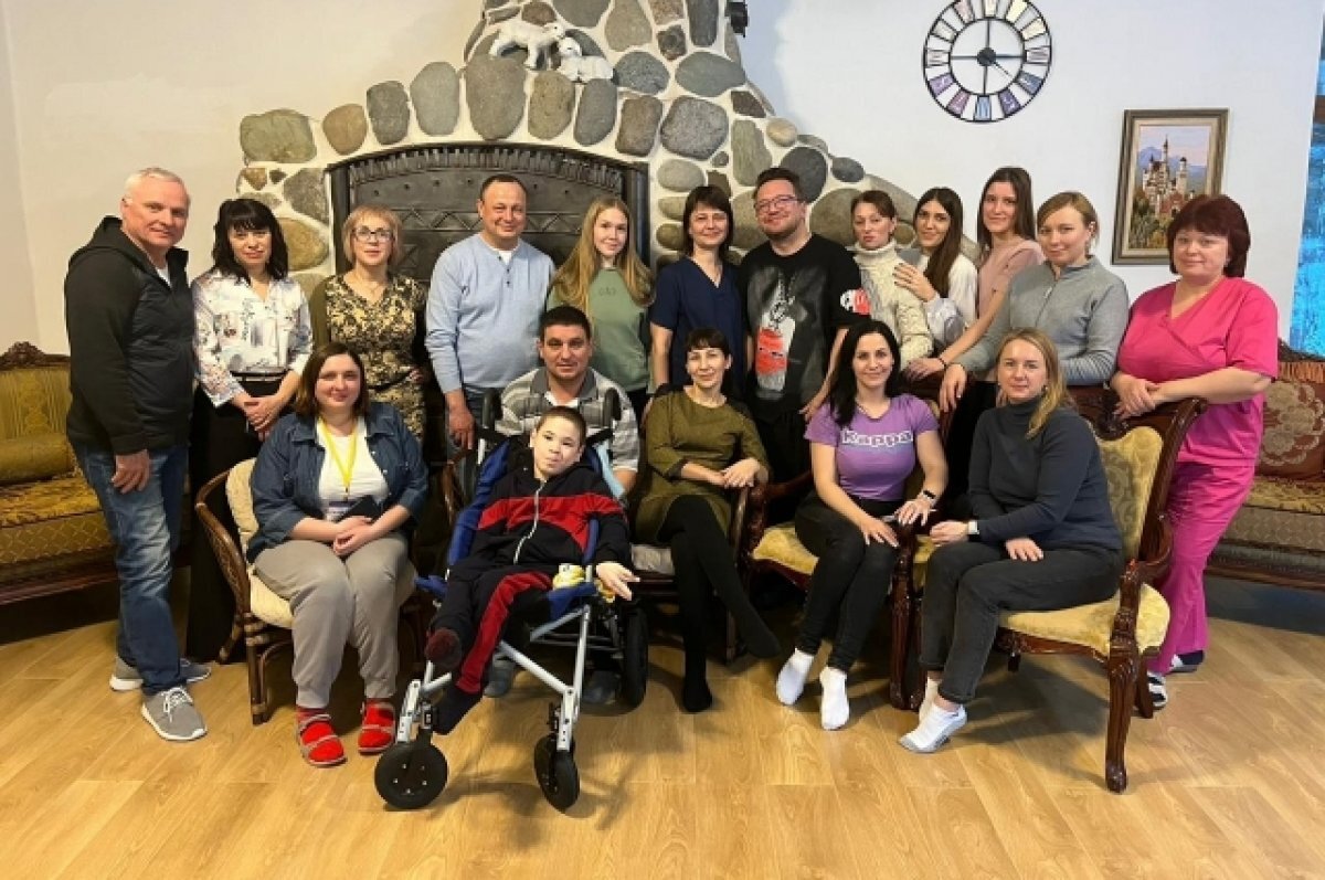    В омском детском хосписе побывал знаменитый телеведущий Владимир Глазунов