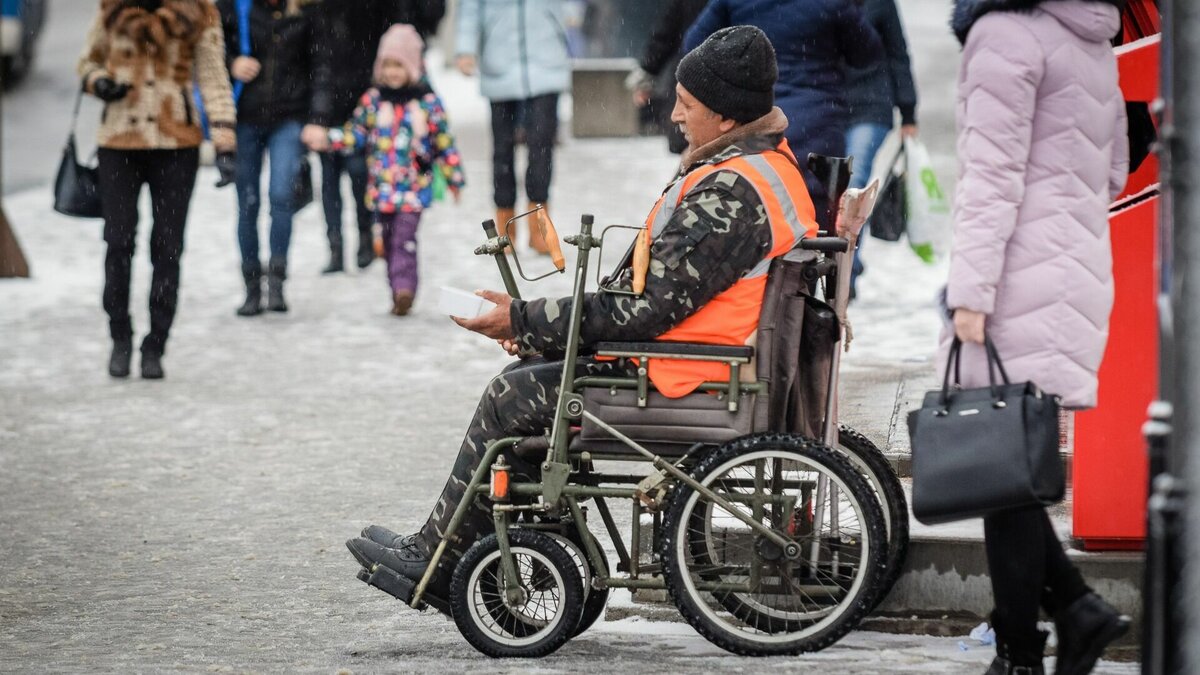     В Казани попрошайки, выходящие на проезжую часть для заработка от автомобилистов, могут быть наказаны. Об этом заявили в пресс-службе городской Госавтоинспекции в ответ на запрос Inkazan.