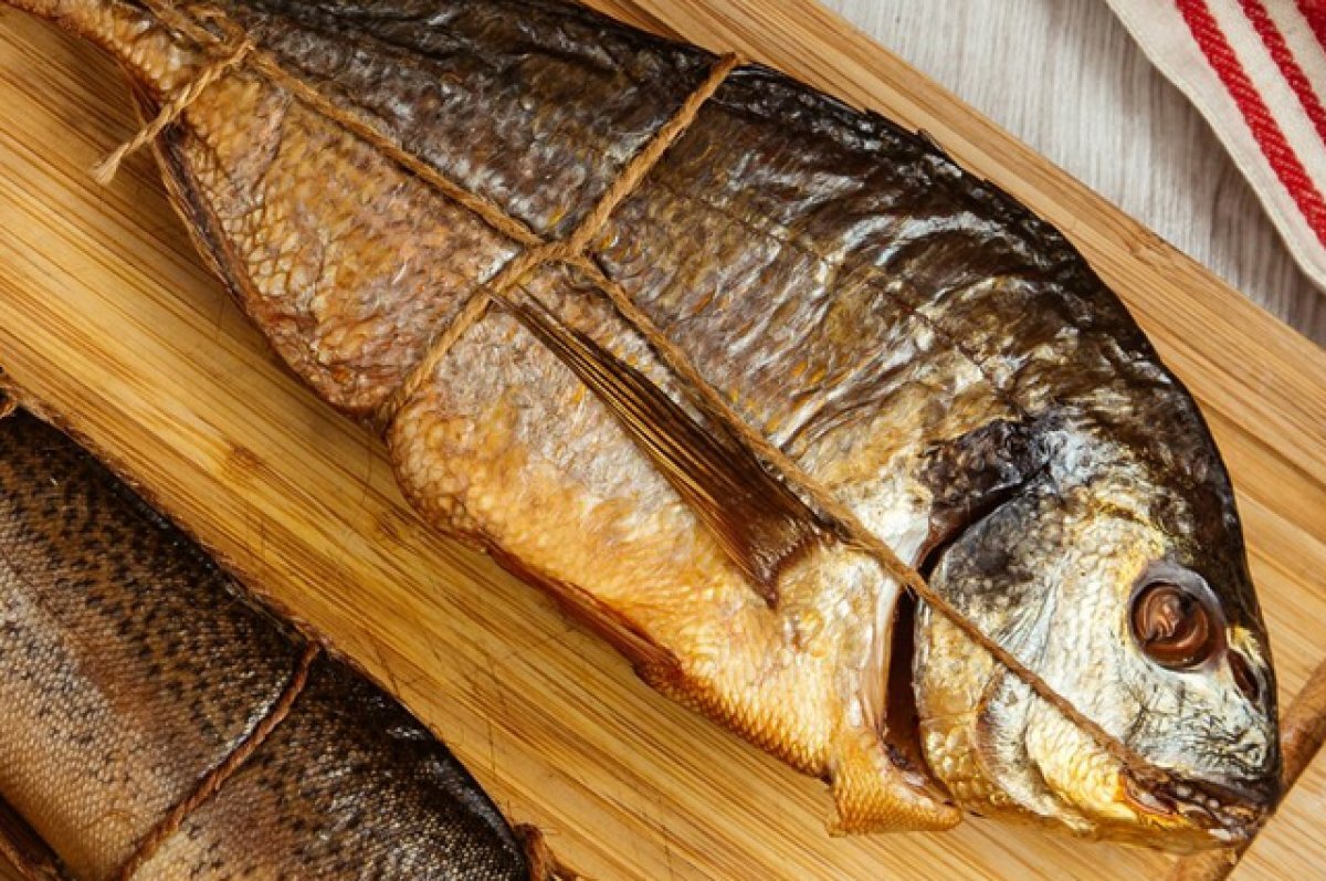    Двое орчан поели копченого леща из магазина и заразились ботулизмом.