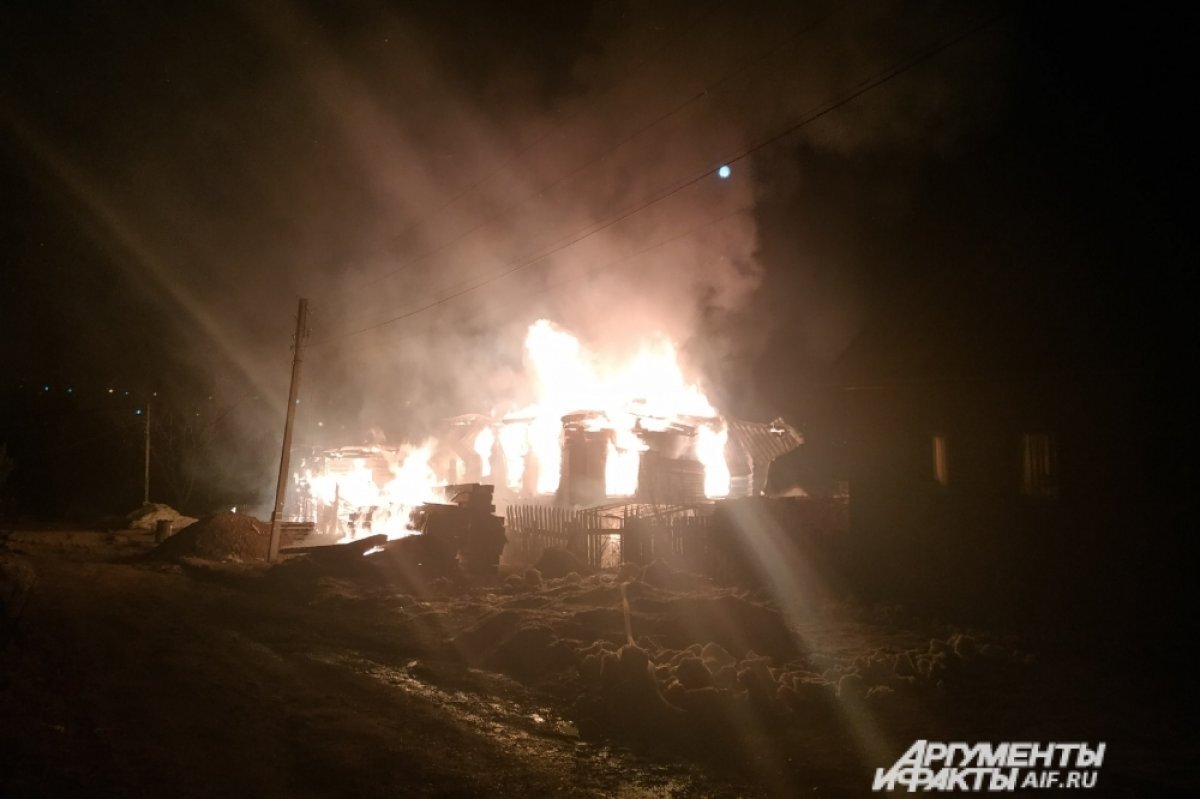    9 сентября в городе Кирово-Чепецке в одной из квартир дома, расположенного на улице 60 лет Октября, произошёл пожар.