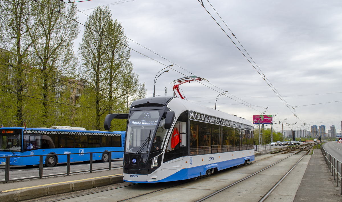 Москва, Новощукинская улица . Дата: 9 мая 2021 г., 71-911ЕМ «Львёнок» № 30605 - маршрут №21 (автор: Andrew0433; сайт: transphoto.org)