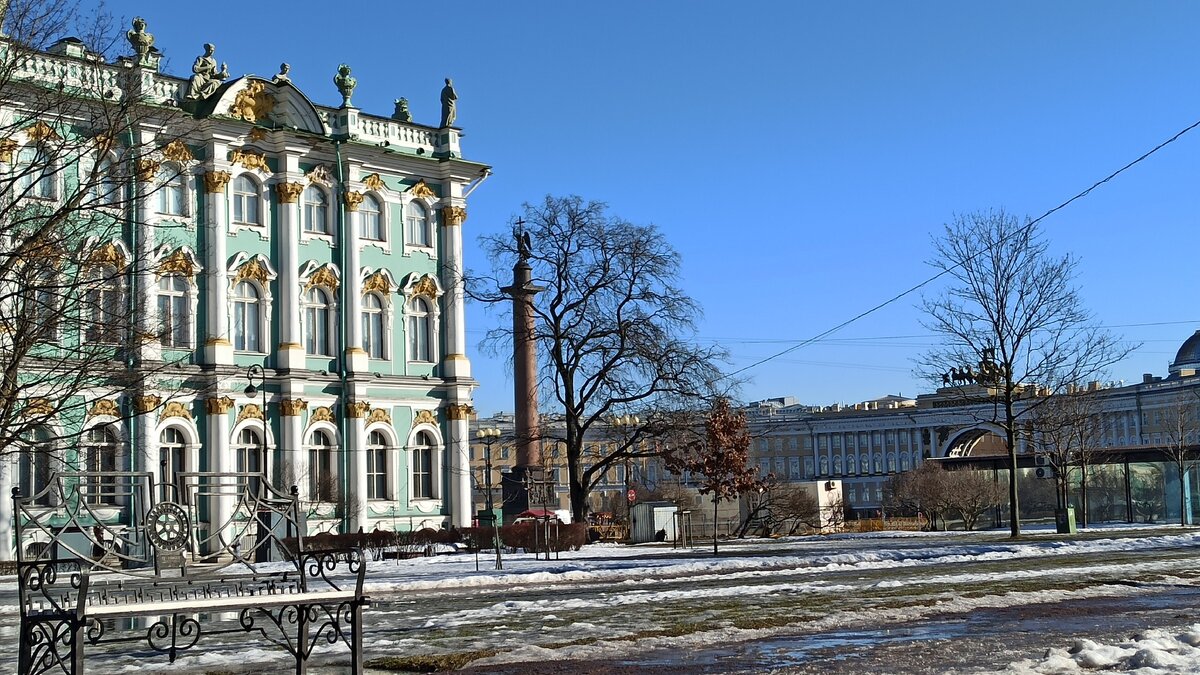 Дворцовая площадь, Эрмитаж