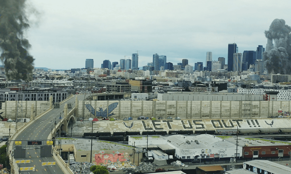 Кадр из фильма "Птица в клетке" 