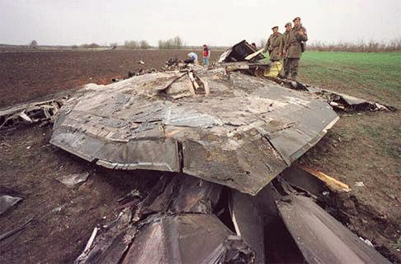 Обломки сбитого F-117A ВВС США, Сербия, 1999 г.