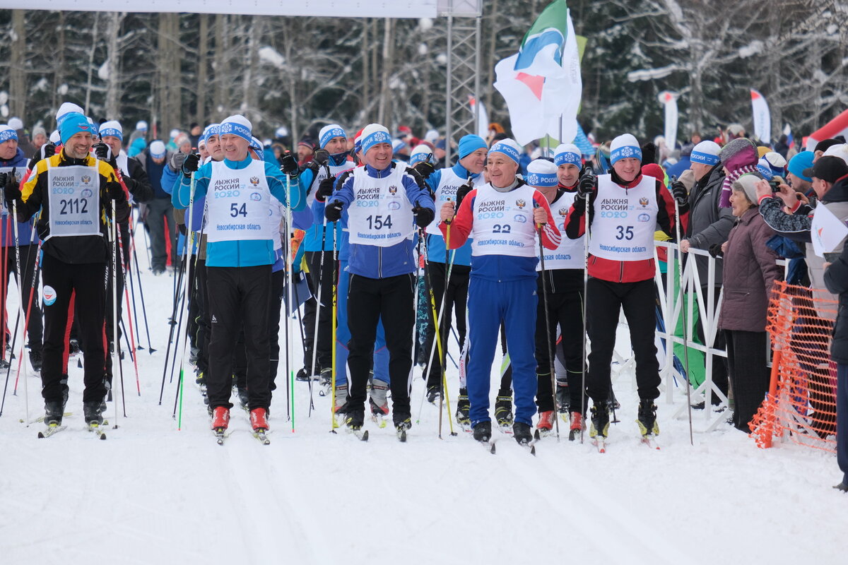 типичная картина - областная администрация спешит на работу