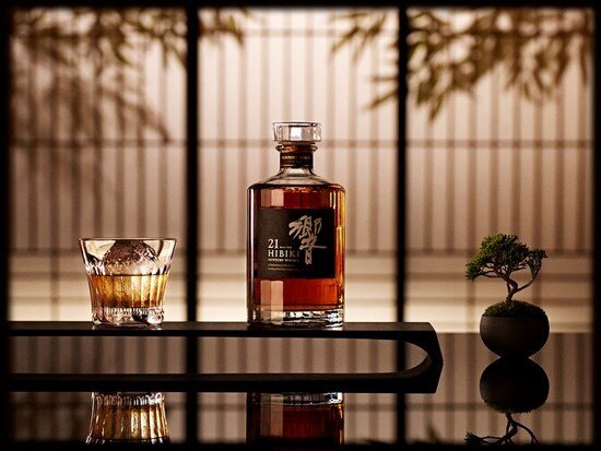 На фото – японский виски Hibiki
