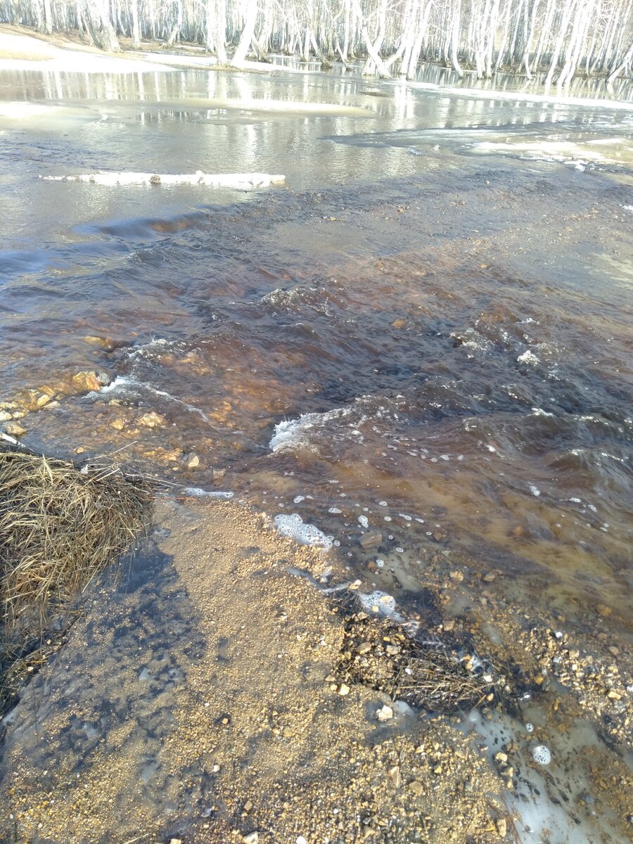 Такую реку пришлось пересекать в брод