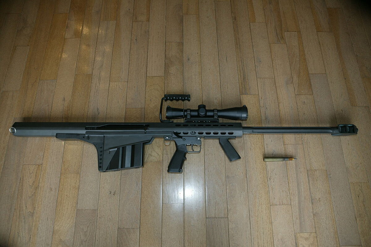 Крупнокалиберная снайперская винтовка Barrett M82 или легкая пятидестка