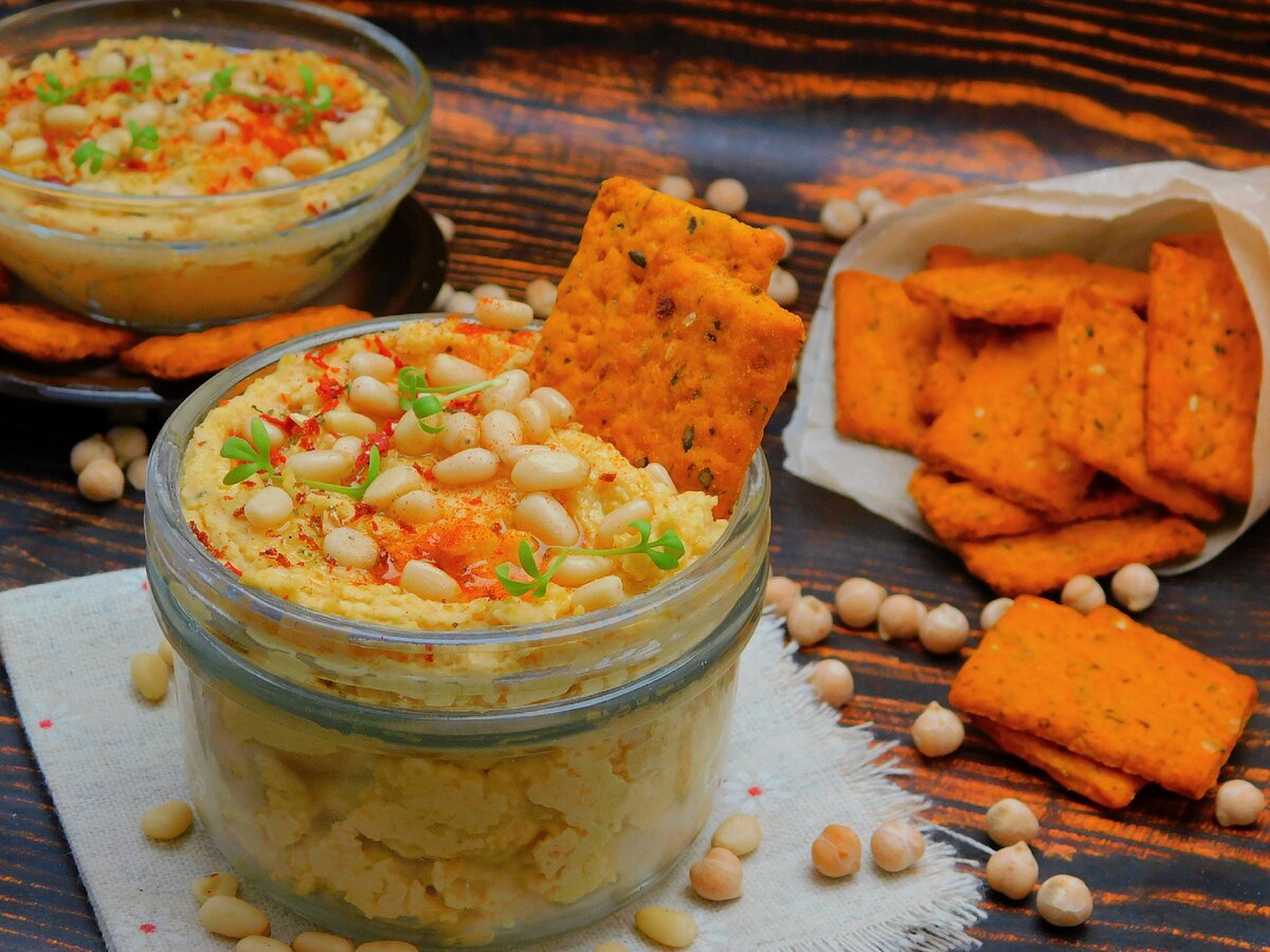 Хумус с кедровыми орешками 