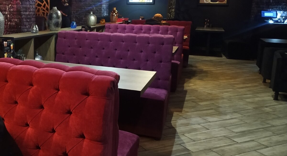 Не самые мягкие диванчики