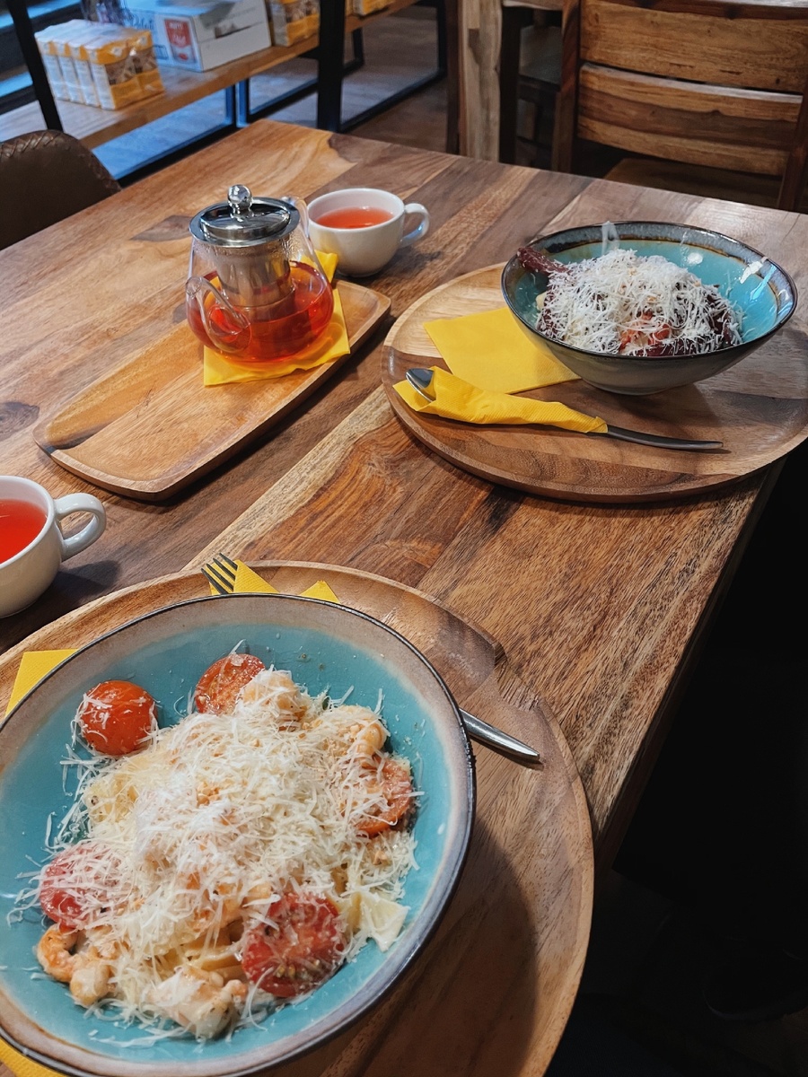 Это недавно ходила на свидание есть пасту! Было очень вкусно. Правда от аллергии на Черри до сих пор отхожу😂