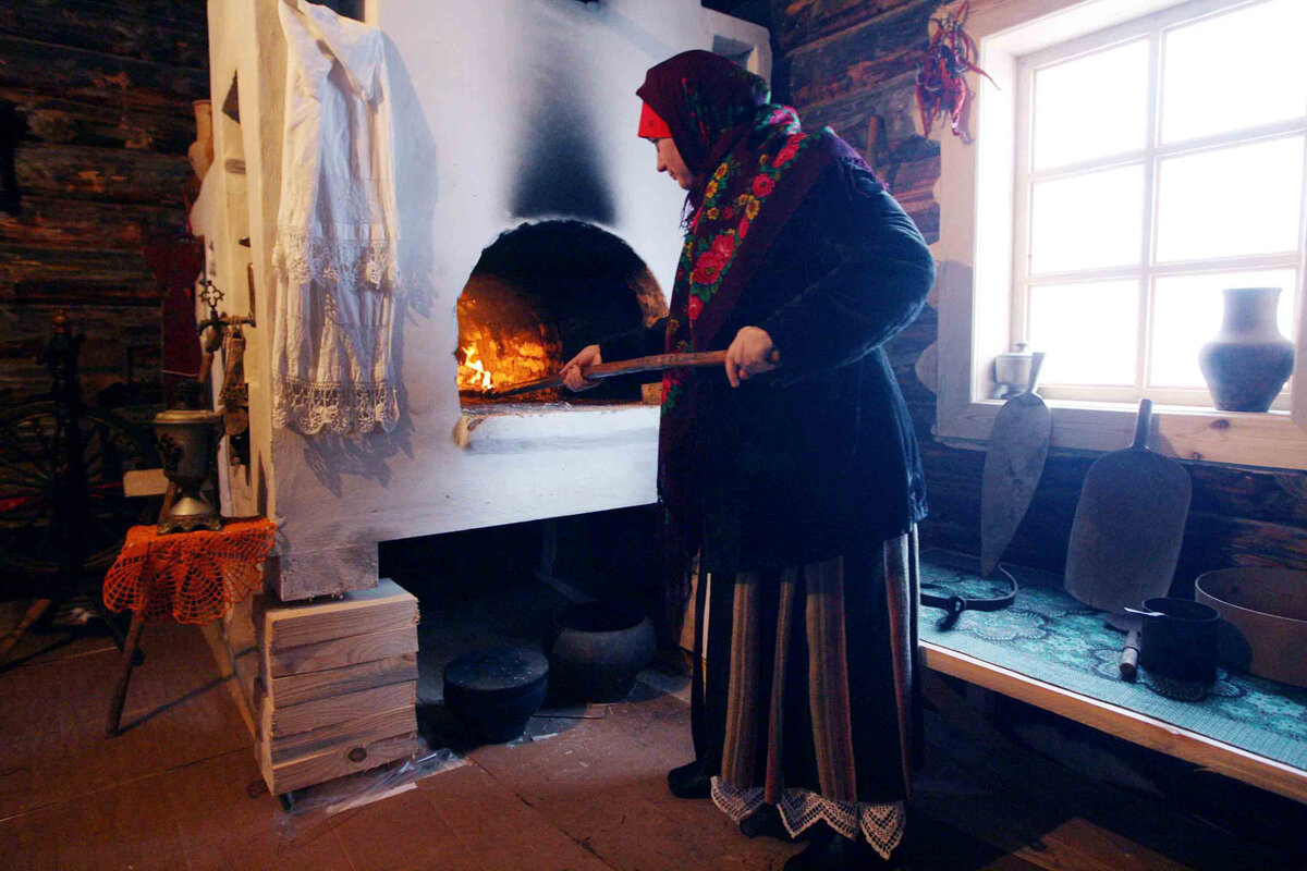 русская печка фото в деревне