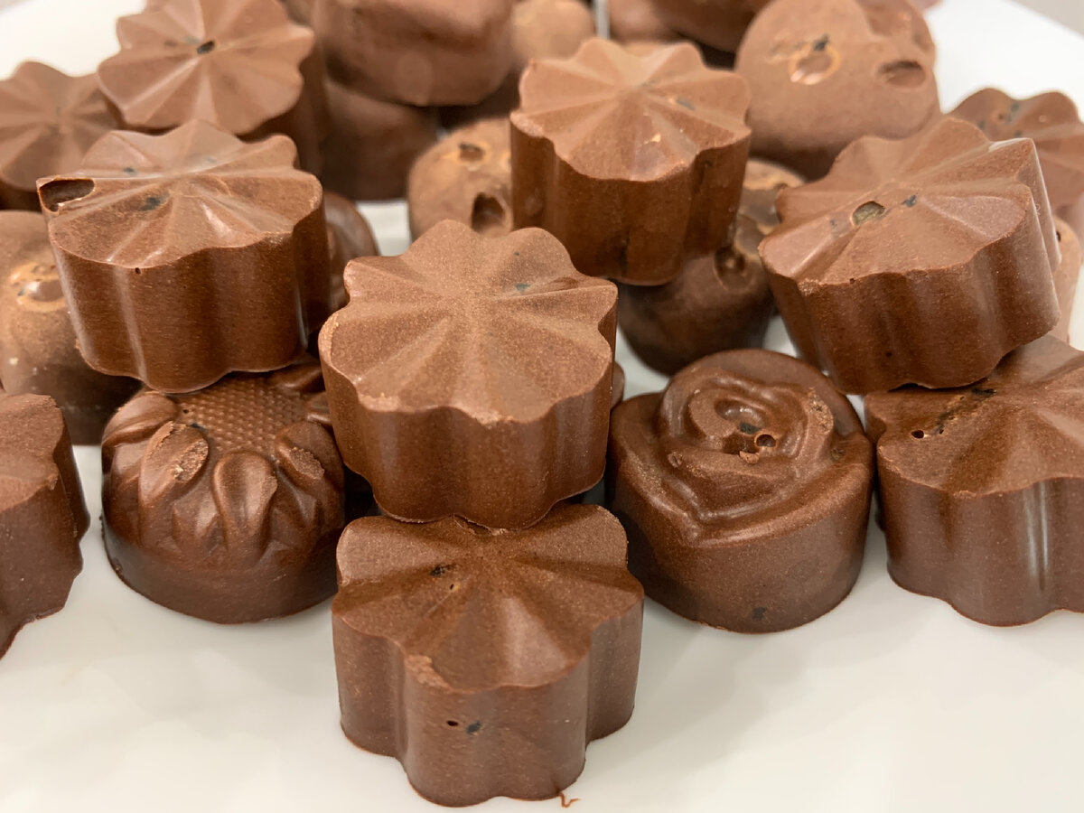 Сахар без добавок. Конфеты своими руками. Вредные добавки в шоколаде. Как сделать конфеты легко и просто самому. Как сделать шоколадные конфеты в силиконовых формах из шоколада.