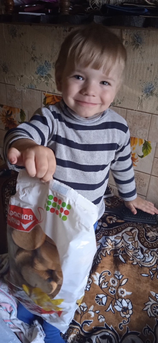 Мишутка рад вкусняшке))) 