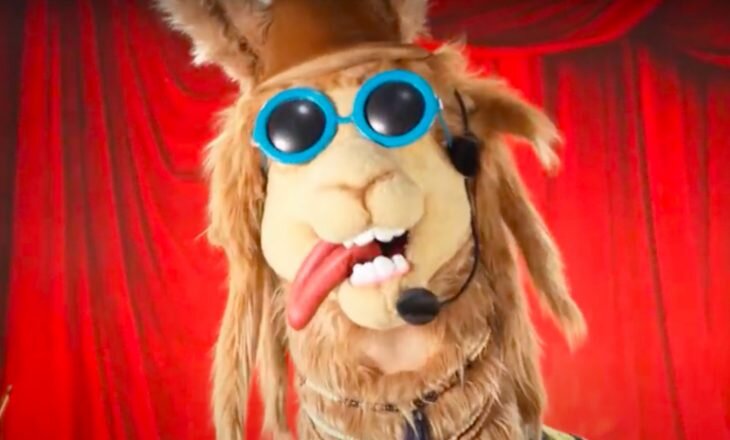 Лама. Фото: кадр из выпуска №8 шоу «Маска»