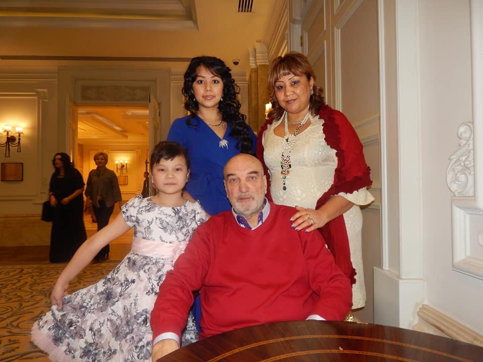 Азима уверяла, что Петренко - родной отец младшей дочери (www.facebook.com/people/Azima-Abdumaminova)