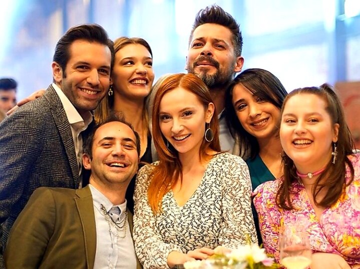 Второй план сериала "Постучись в мою дверь". Фото: Instagram @sencalkapimi