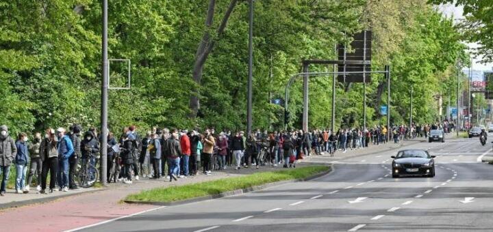 Гигантские очереди за вакцинацией в Германии