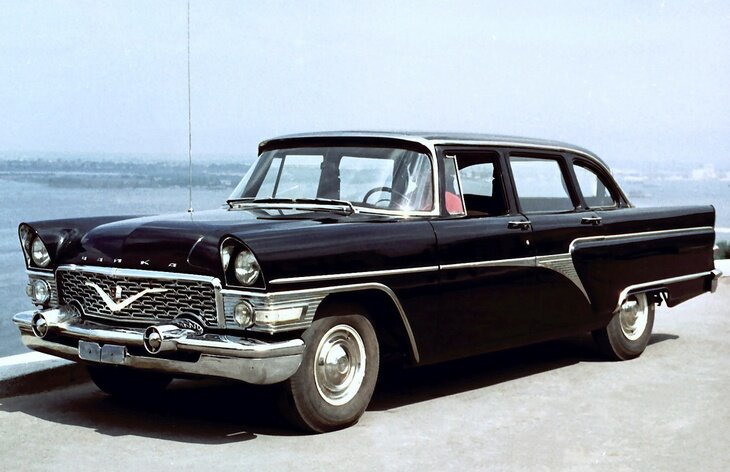 Газ-13 "Чайка".