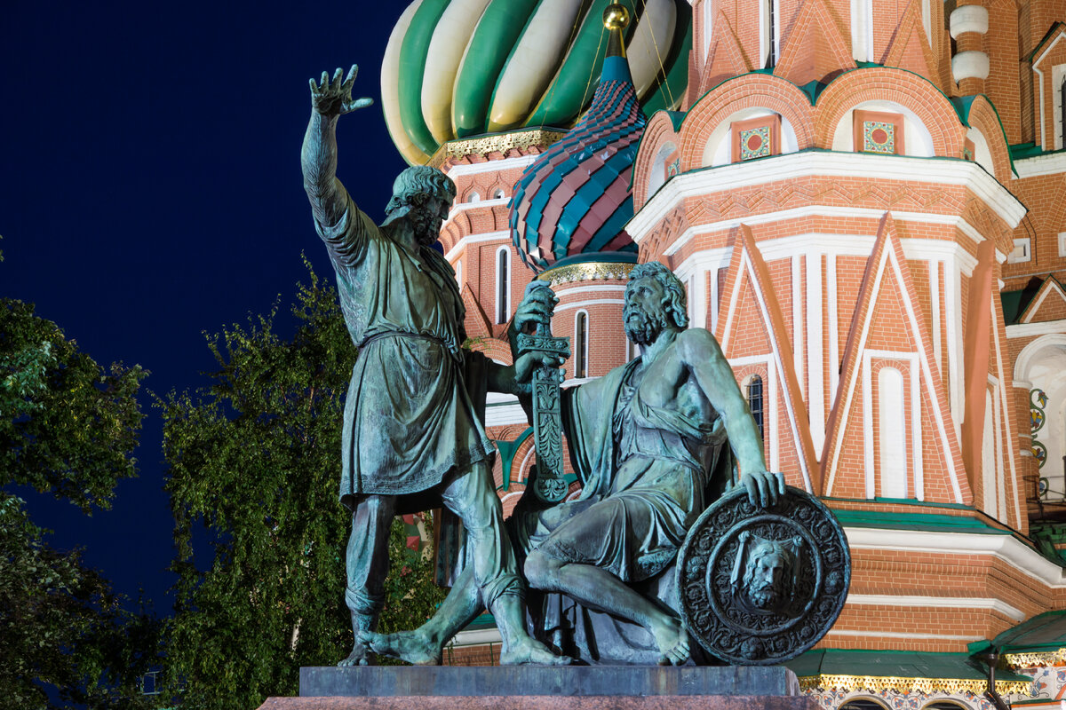 скульптуры в москве название
