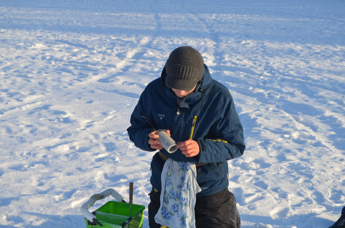 Изоляция для труб - лучшее мотовило для зимней рыбалки.