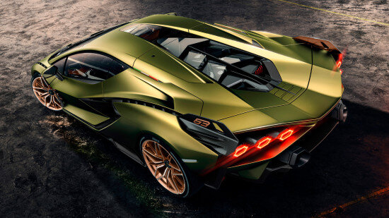 Lamborghini Sian, название которого на болонском диалекте означает «молния» или «вспышка» 