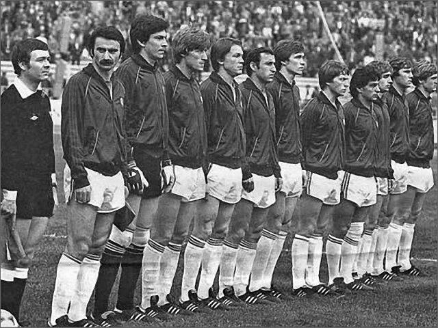 Сборная СССР (слева направо): Александр Чивадзе (к), Ринат Дасаев, Сергей Балтача, Олег Блохин, Тенгиз Сулаквелидзе, Сергей Родионов, Николай Ларионов, Хорен Оганесян, Федор Черенков, Александр Демьяненко, Владимир Бессонов.
