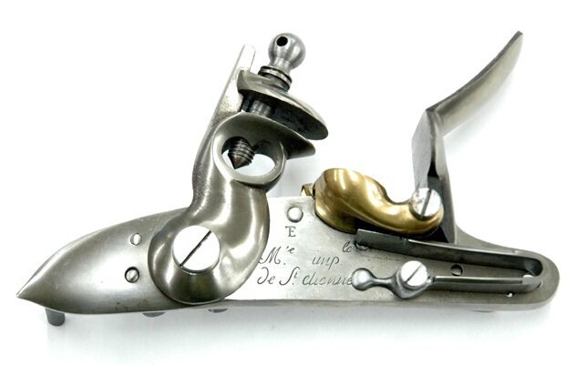 Французский батарейный замок.