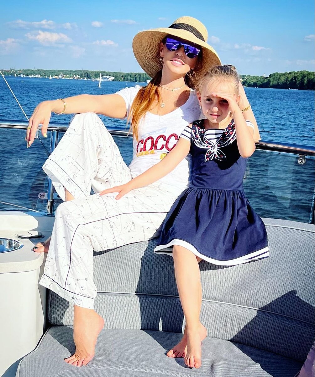    Татьяна Навка снялась с дочерьюСоцсети Татьяны Навки