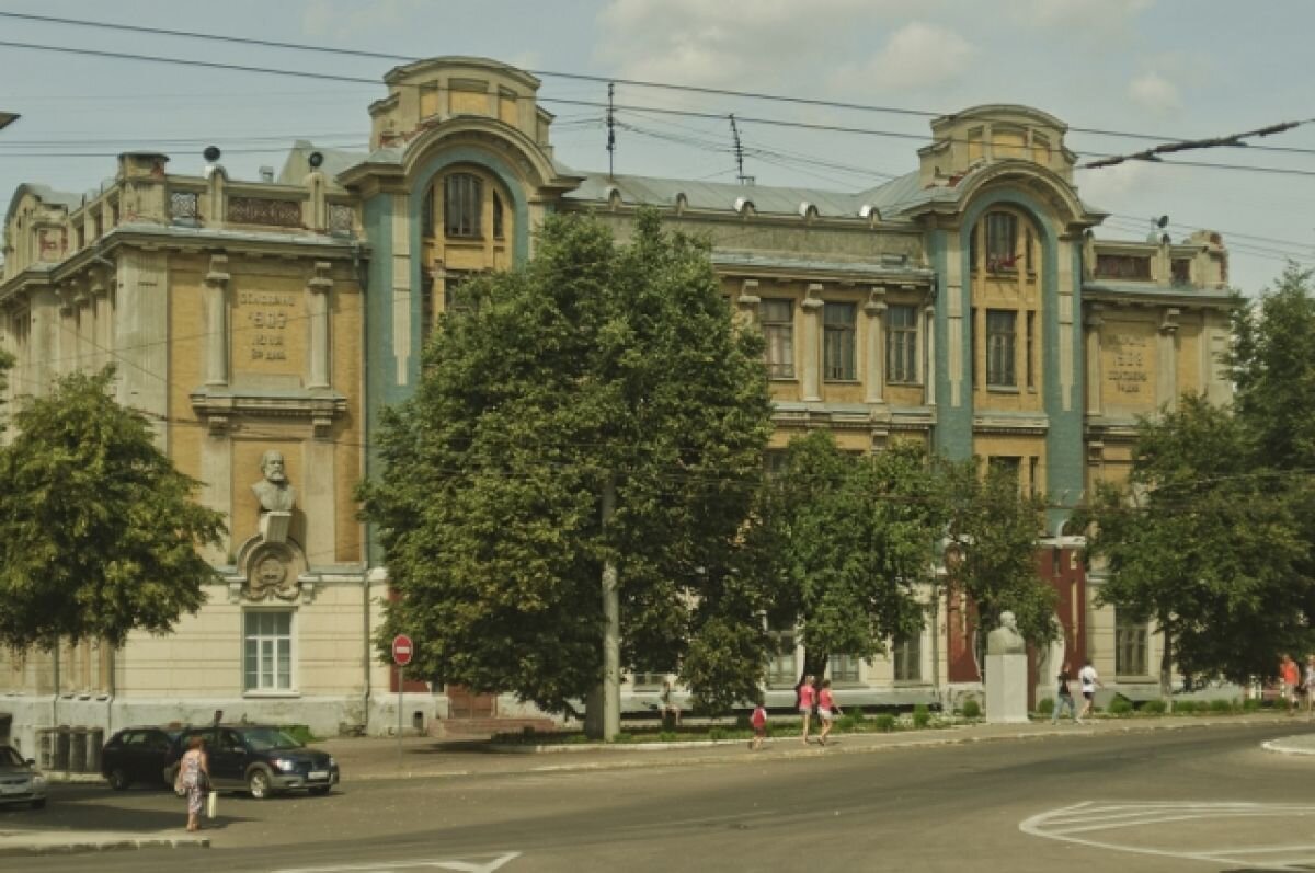    Фасад здания ВлГУ у Золотых ворот приведут в порядок