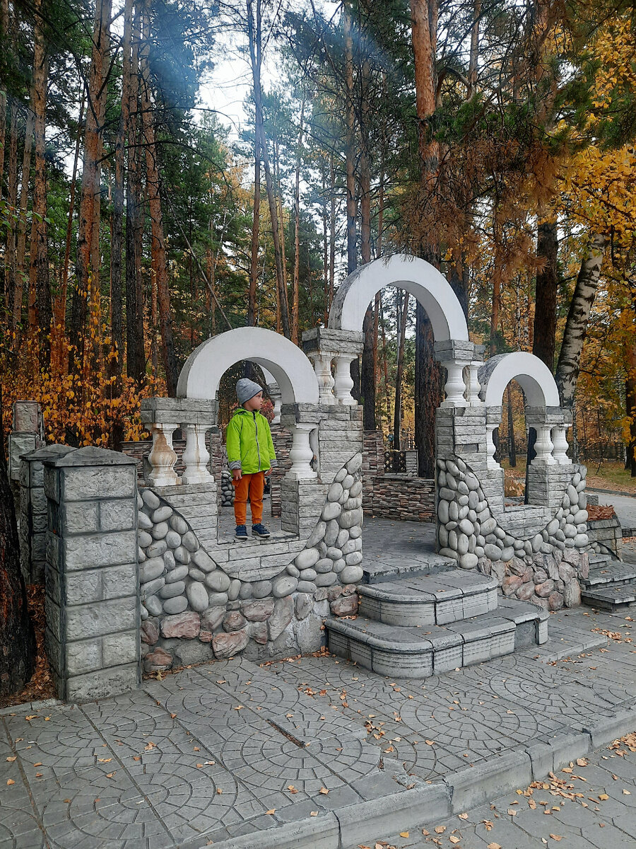 Листайте карусель