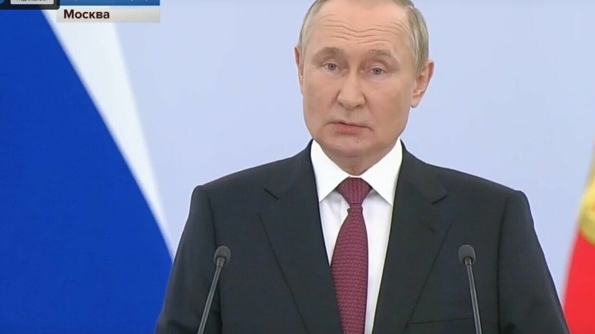     В ходе обращения к нации Владимир Путин призвал киевские власти сесть за стол переговоров. При этом он отметил, что вхождение ЛДНР, Запорожья и Херсонской области в состав РФ - вопрос закрытый.