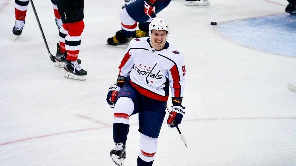    Российский защитник "Вашингтон Кэпиталз" Дмитрий Орлов© Фото : Соцсети Дмитрия Орлова