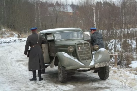 Одобряет ли задержанная школьница подобное поведение правоохранителей...