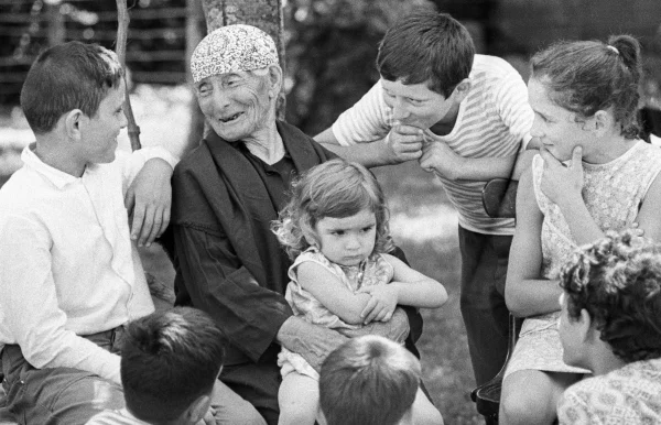 Доброго дня, дорогие товарищи и сограждане. Сегодня вас ждет новая подборка фотографий, сделанных в СССР, а так же мои воспоминания о тех далеких, но таких близких сердцу событиях.-3